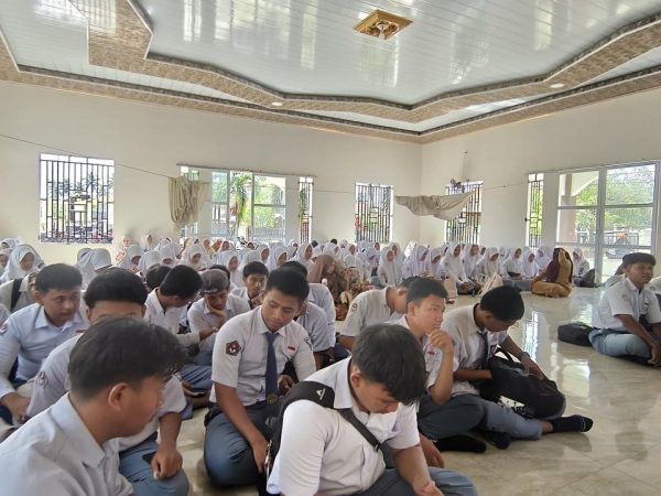 Masuk Perdana di Bulan Suci, SMAN 1 Marisa Teguhkan Karakter dan Spritual Siswa